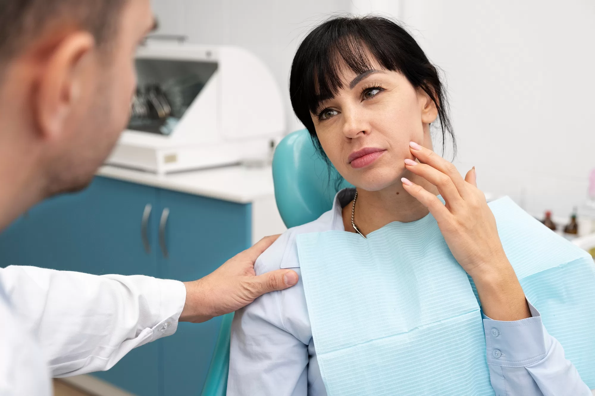 Emergency Dental Services: What to Do When Pain Strikes Suddenly